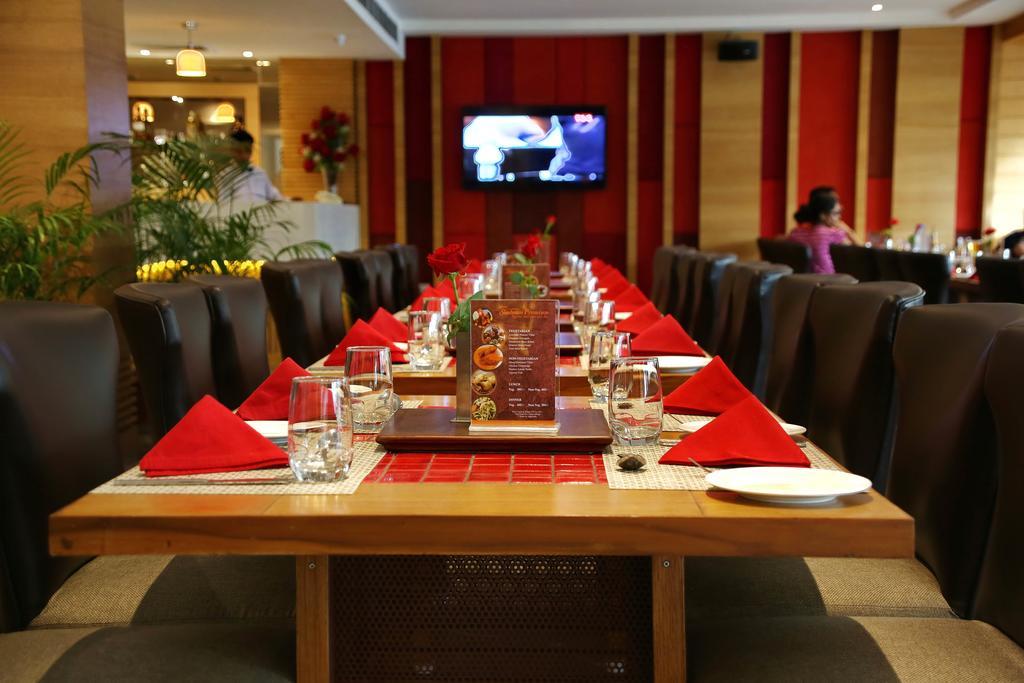 Sunbeam Premium Hotel Zirakpur Bagian luar foto