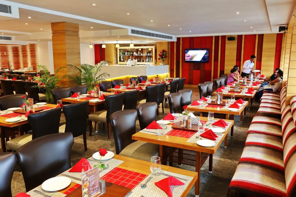 Sunbeam Premium Hotel Zirakpur Bagian luar foto