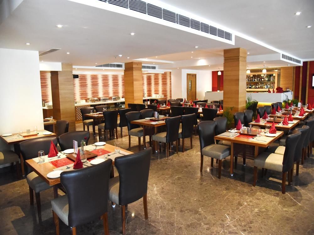 Sunbeam Premium Hotel Zirakpur Bagian luar foto